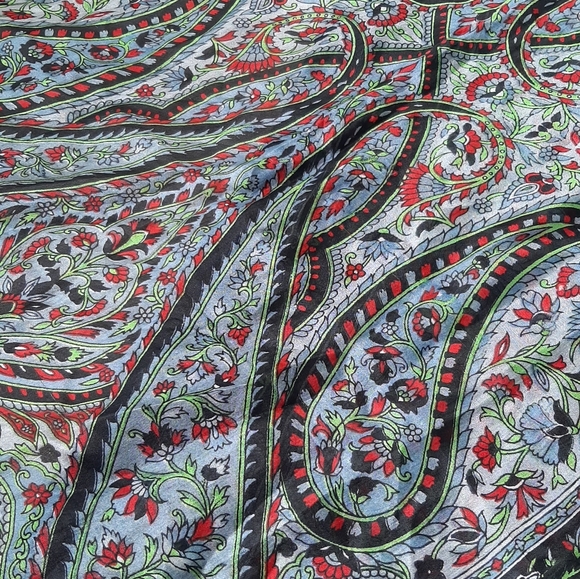 100% Silk Scarf Made and bought in India - Picture 5 of 5